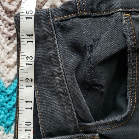 ASOS DESIGN classic rigid jeans in washed black with abrasions w 30" L 32" - Picture 10 of 13